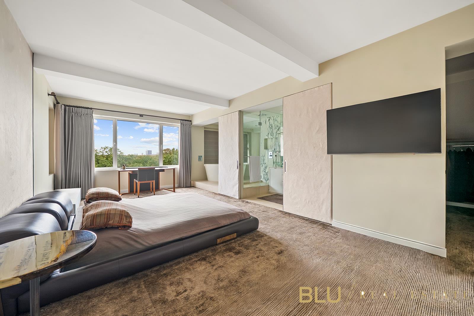 #11 photo, New York City, Central Park South , NY 10019