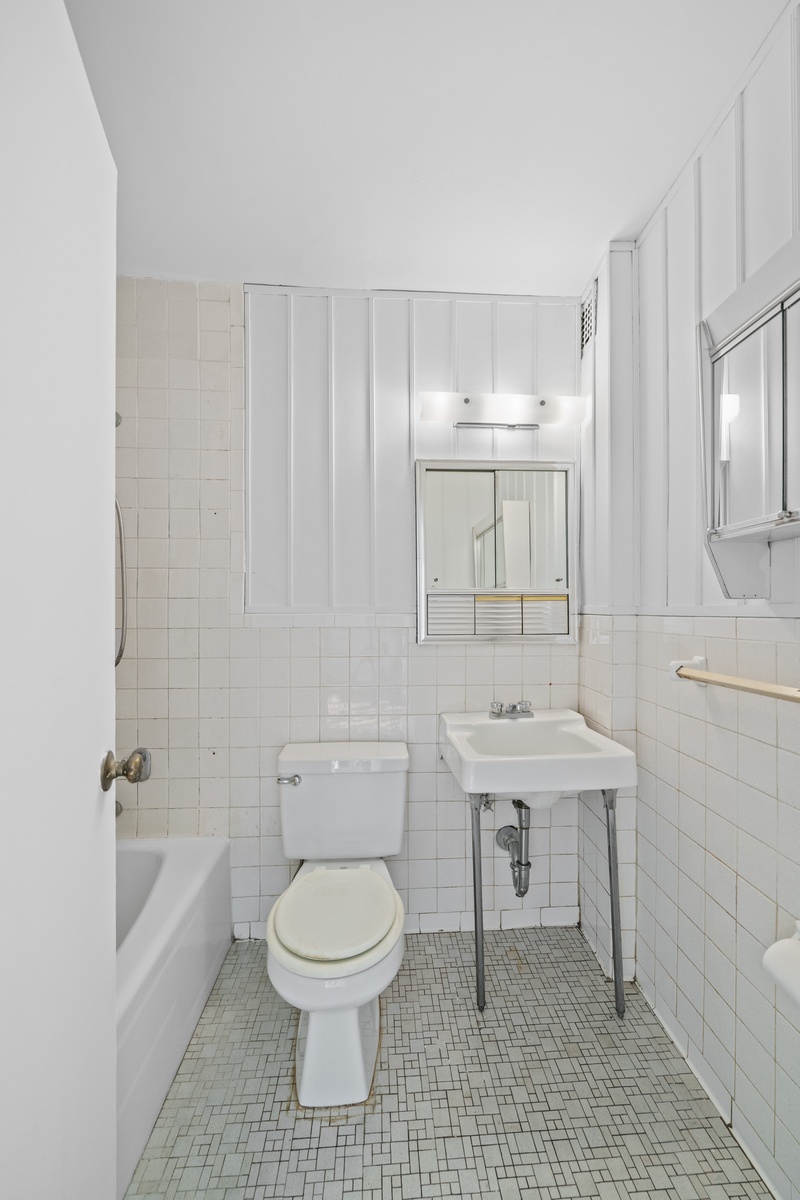 #5 photo, 225 E 36th Street, Murray Hill , NY 10016