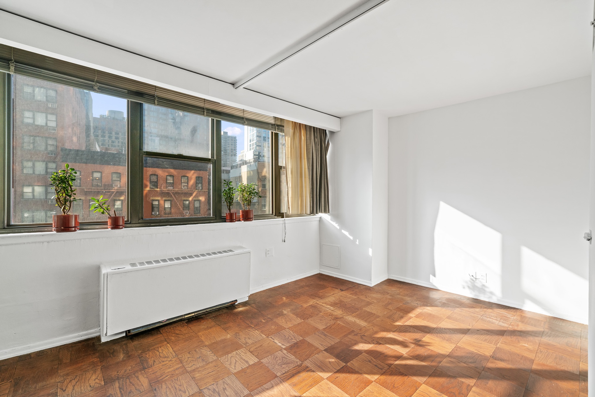 #6 photo, 225 E 36th Street, Murray Hill , NY 10016