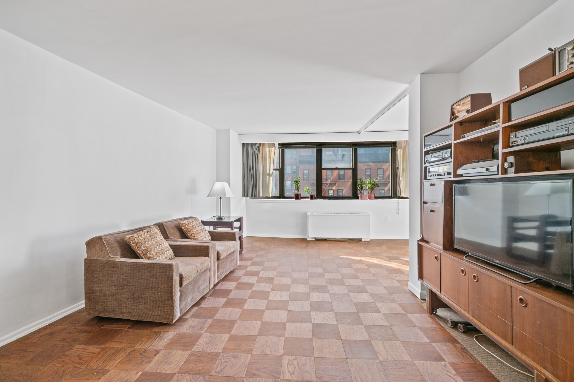 #9 photo, 225 E 36th Street, Murray Hill , NY 10016