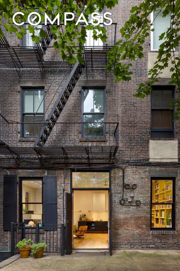 #17 photo, 140 Sullivan Street, SoHo , NY 10012