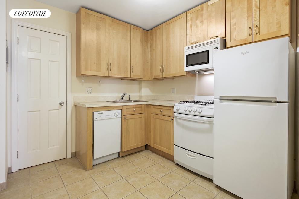 #11 photo, 246 E 90TH Street, Yorkville , NY 10128