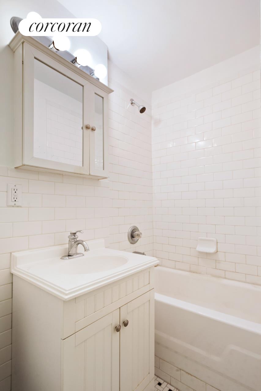 #12 photo, 246 E 90TH Street, Yorkville , NY 10128