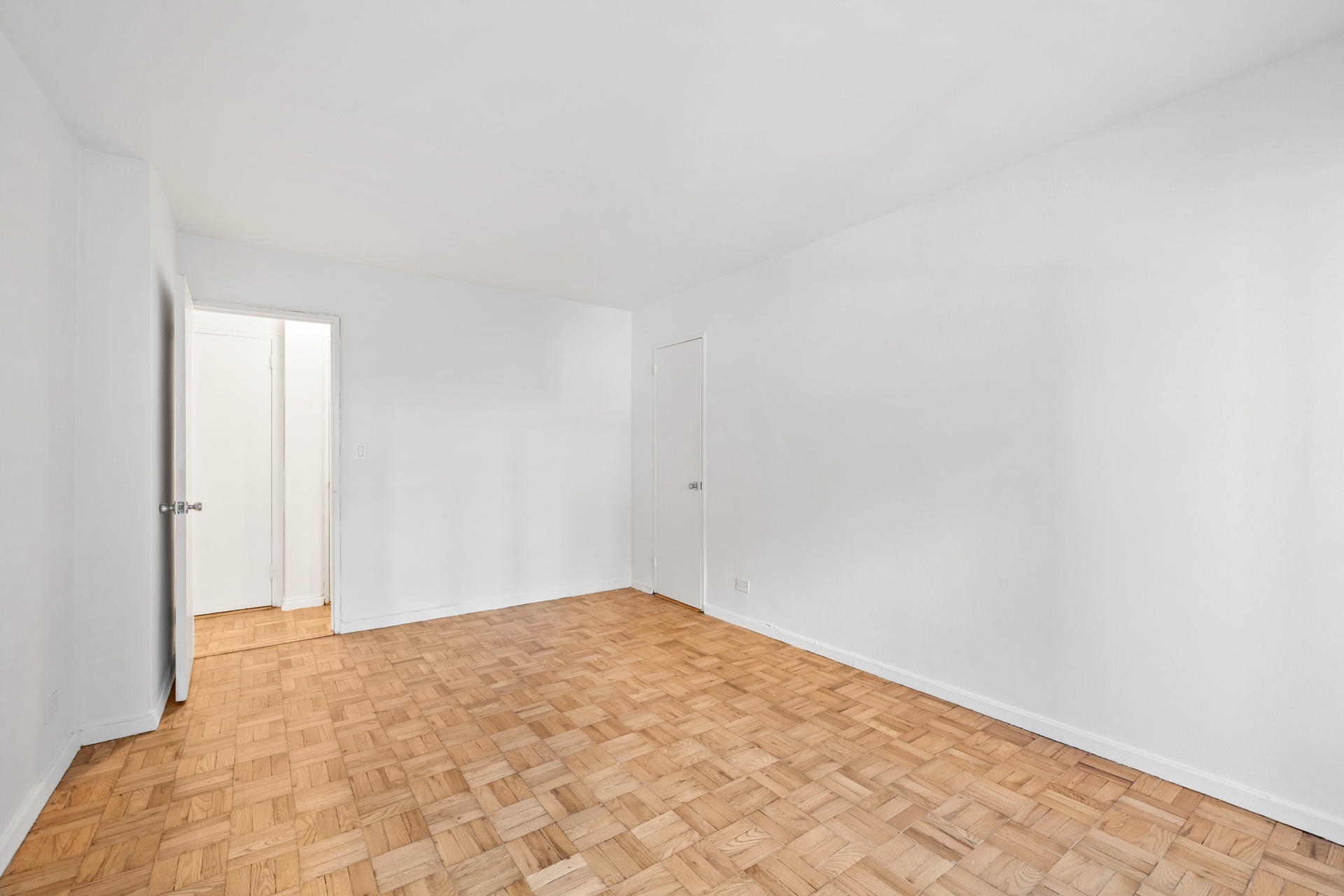 #13 photo, 155 E 34th Street, Murray Hill , NY 10016