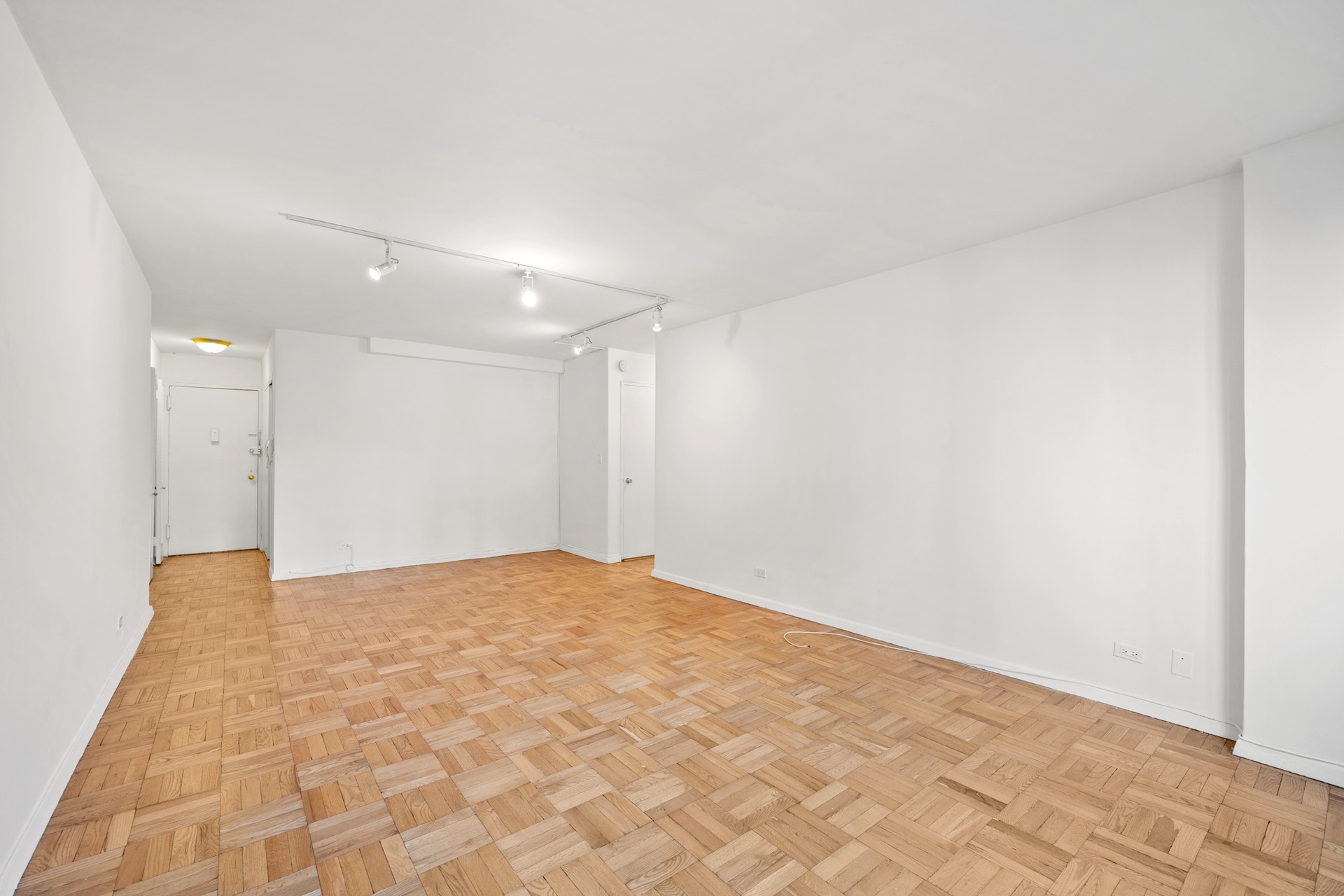 #8 photo, 155 E 34th Street, Murray Hill , NY 10016