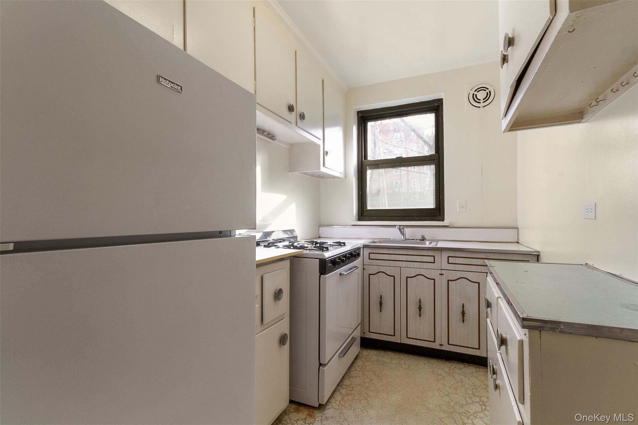 #12 photo, 5 Rockledge Road, Hartsdale , NY 10530