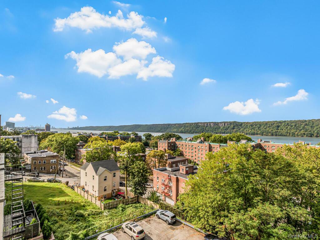 #13 photo, 409 Warburton Avenue, Yonkers , NY 10701