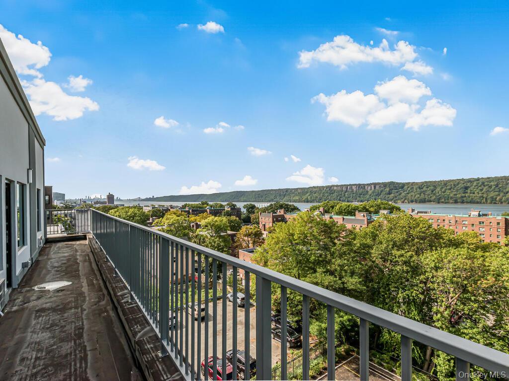 #9 photo, 409 Warburton Avenue, Yonkers , NY 10701