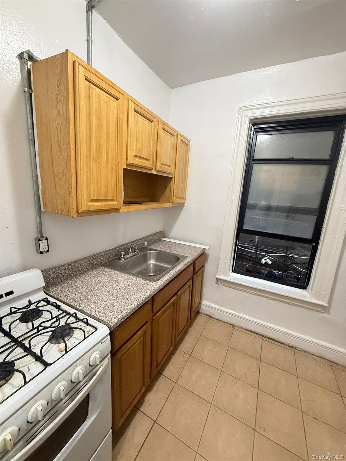 #10 photo, 835 Fox Street, Bronx , NY 10459