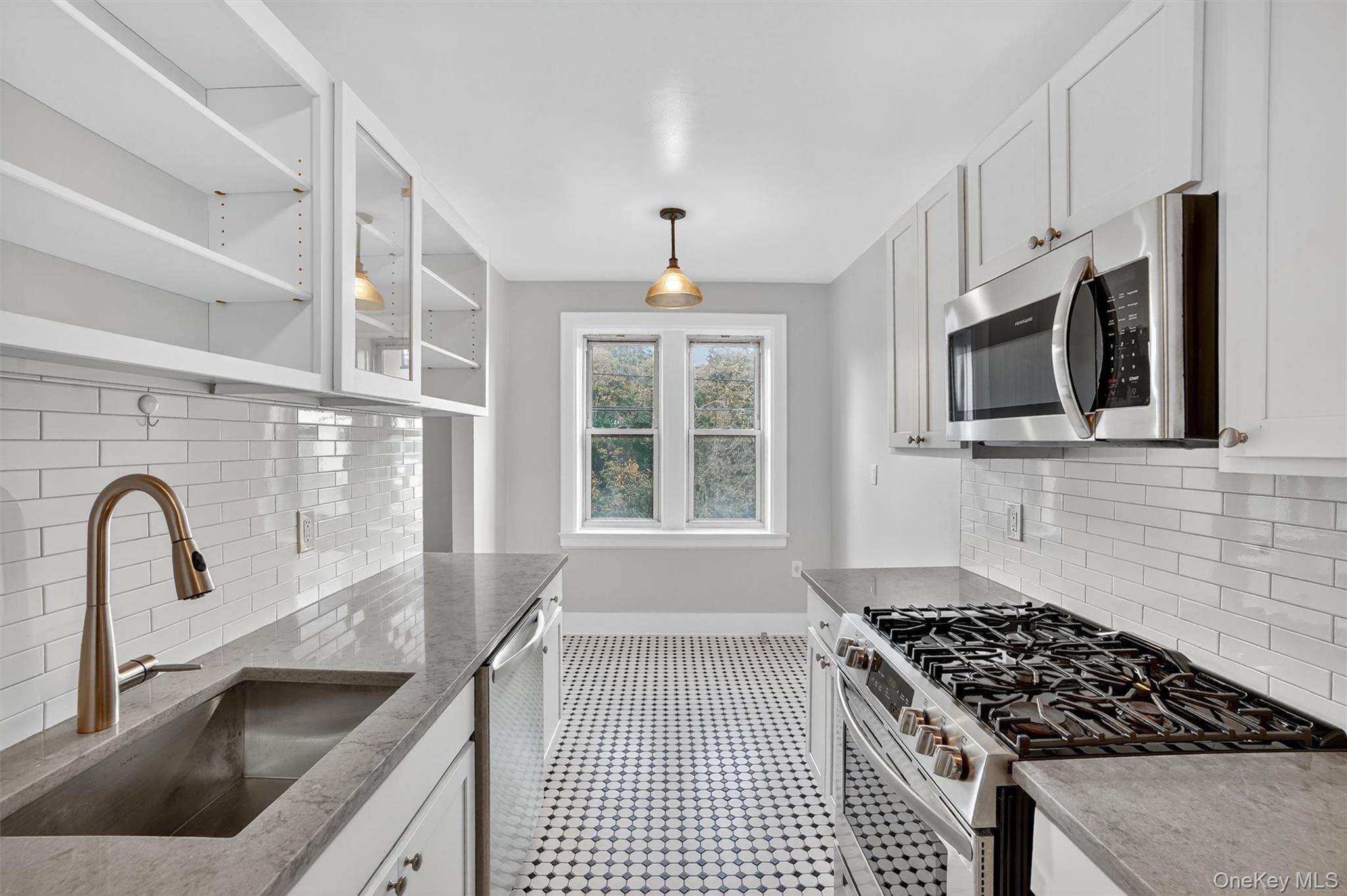 #13 photo, 294 Bronxville Road, Bronxville , NY 10708