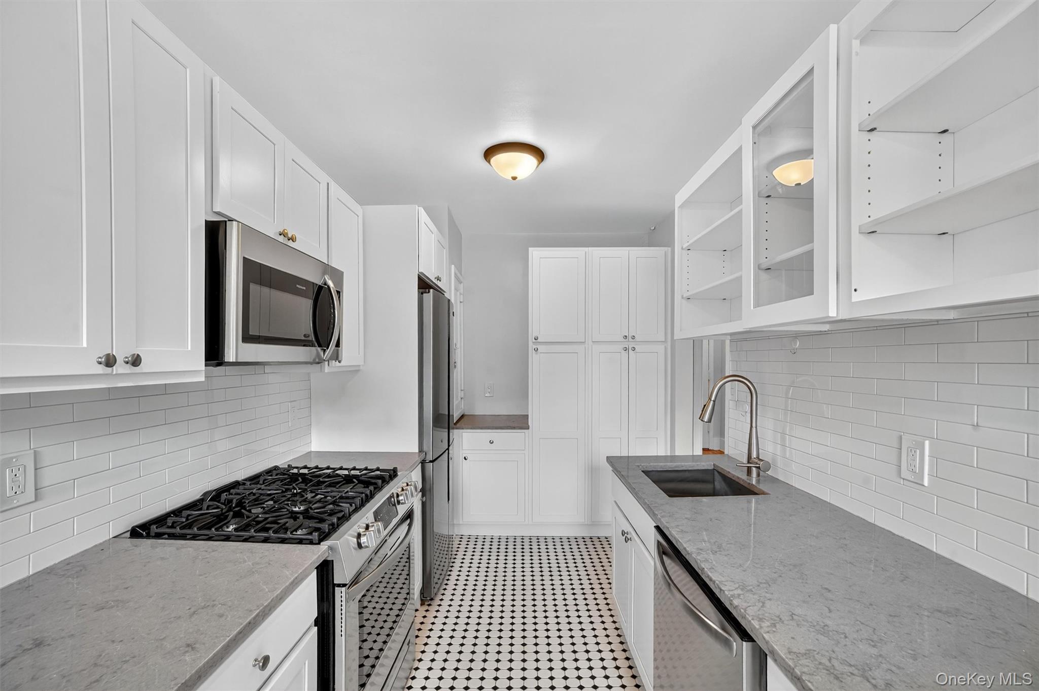 #9 photo, 294 Bronxville Road, Bronxville , NY 10708