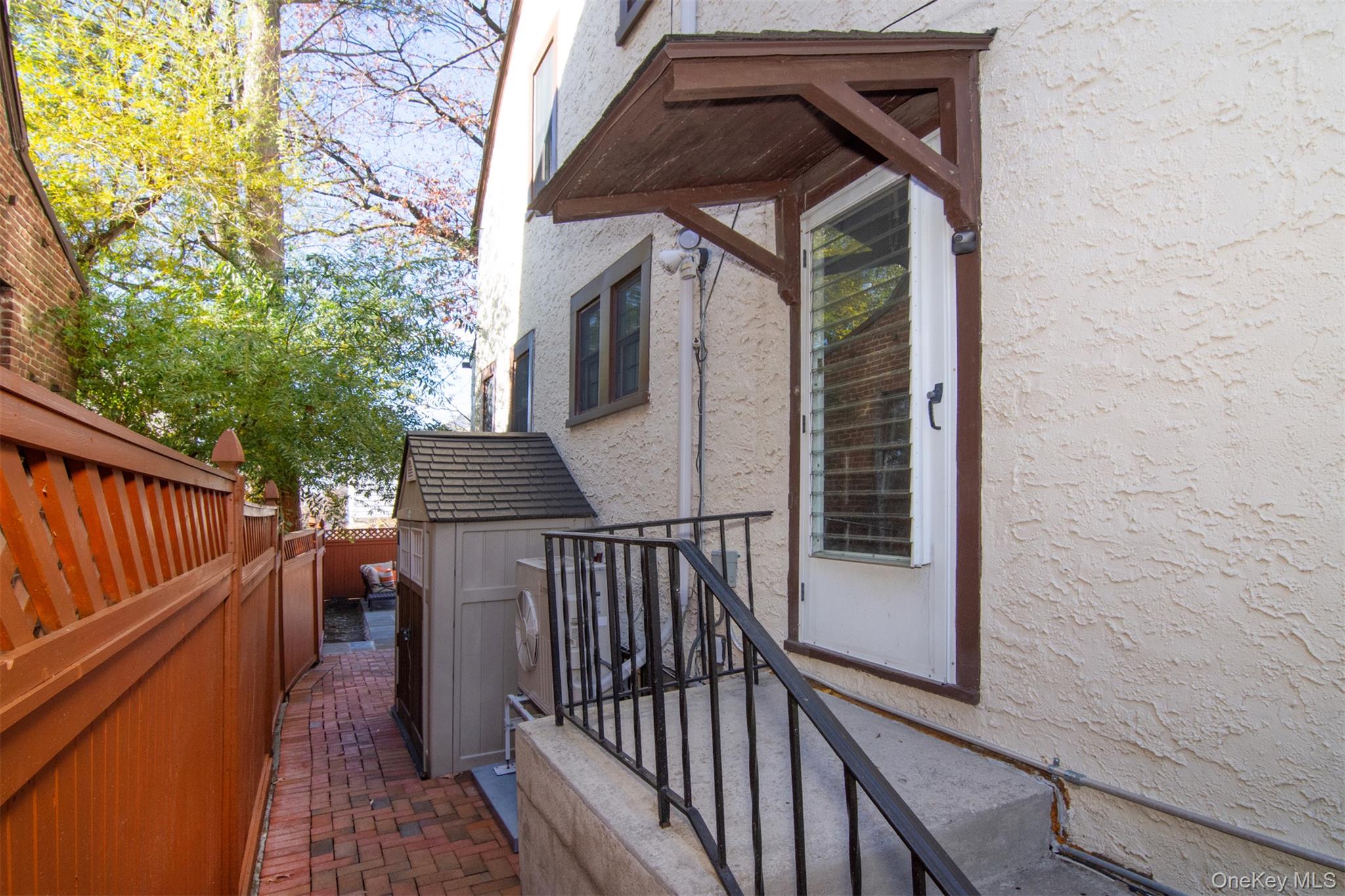 #8 photo, 233 Kneeland Avenue, Yonkers , NY 10705