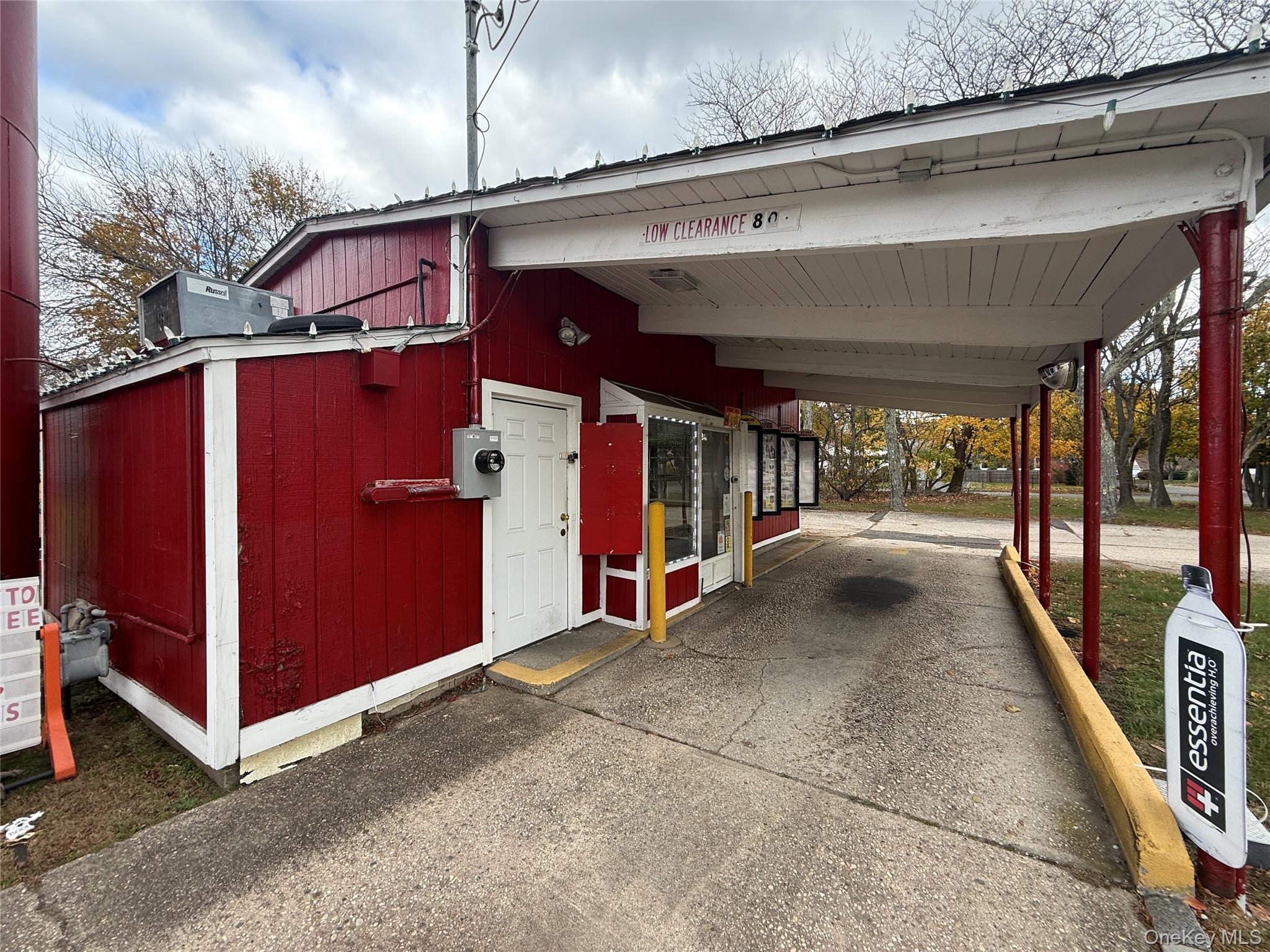 #3 photo, 295 Lake Avenue, Saint James , NY 11780