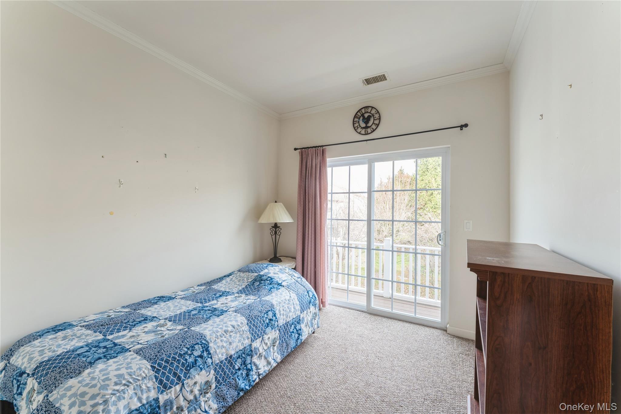 #11 photo, 357 Spring Drive, नासाउ काउंटी East Meadow , NY 11554