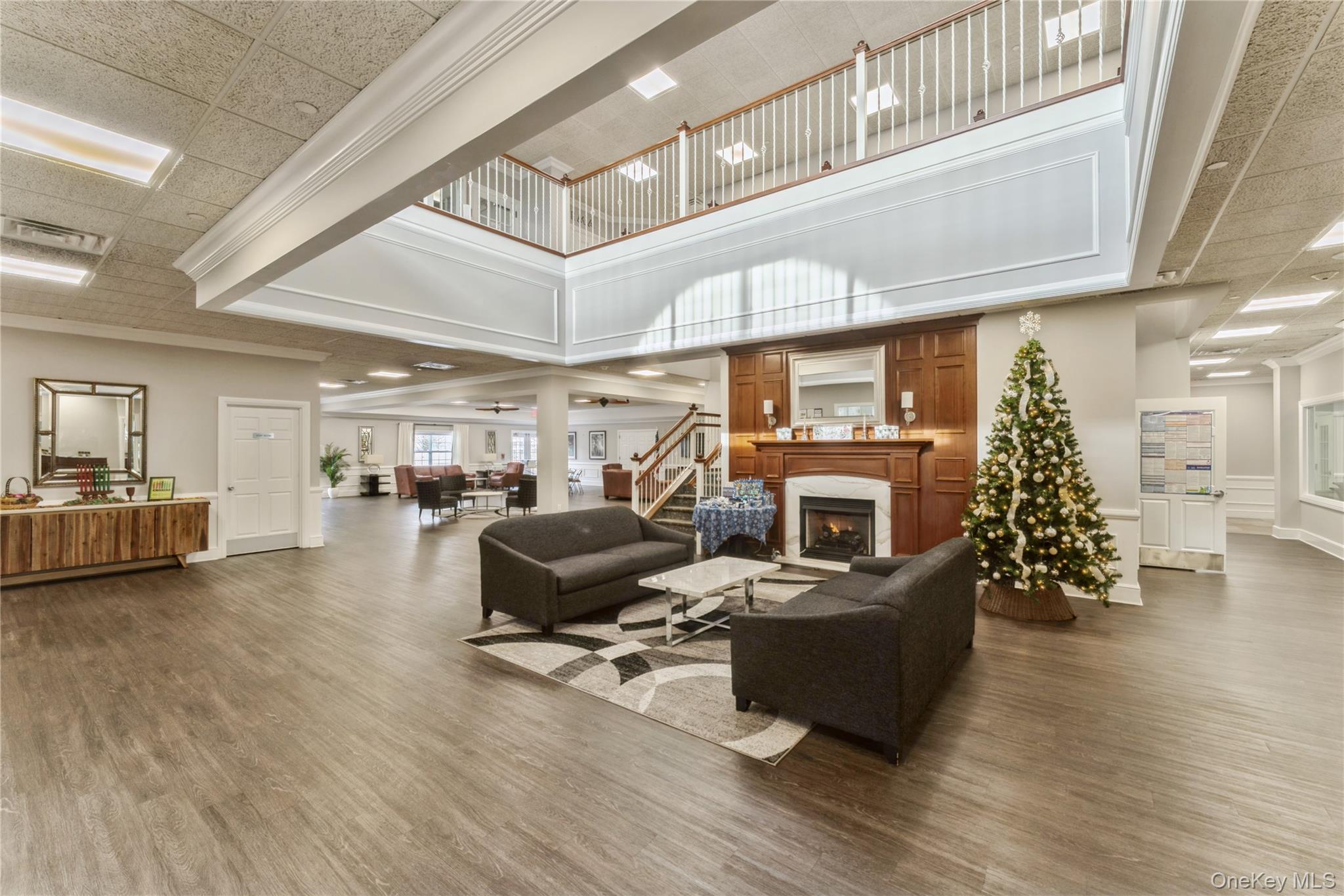 #20 photo, 357 Spring Drive, नासाउ काउंटी East Meadow , NY 11554