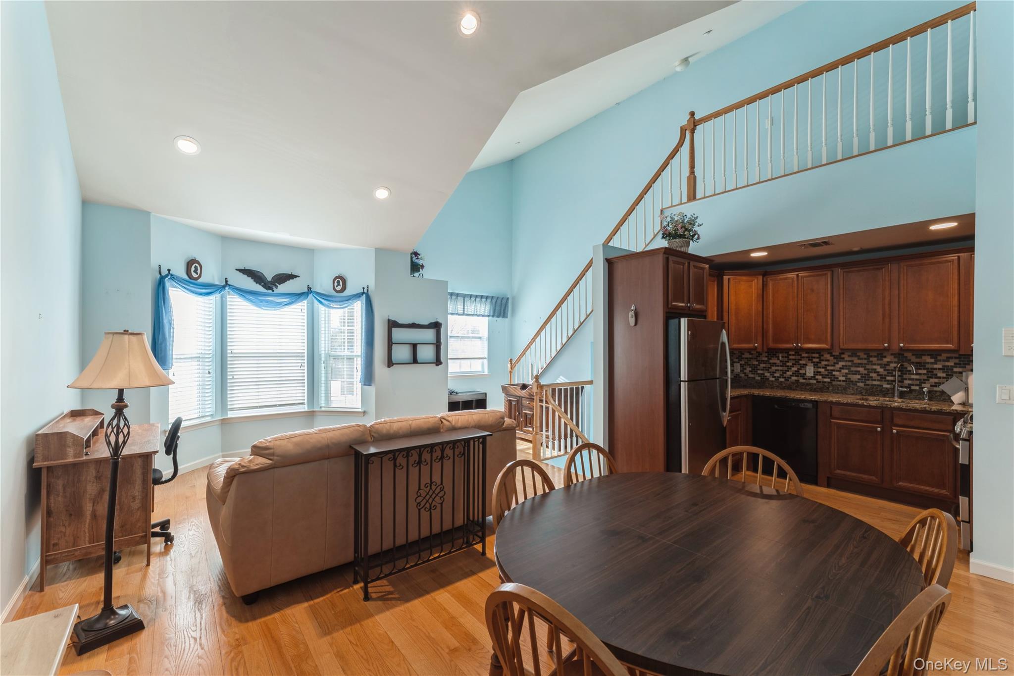 #7 photo, 357 Spring Drive, नासाउ काउंटी East Meadow , NY 11554