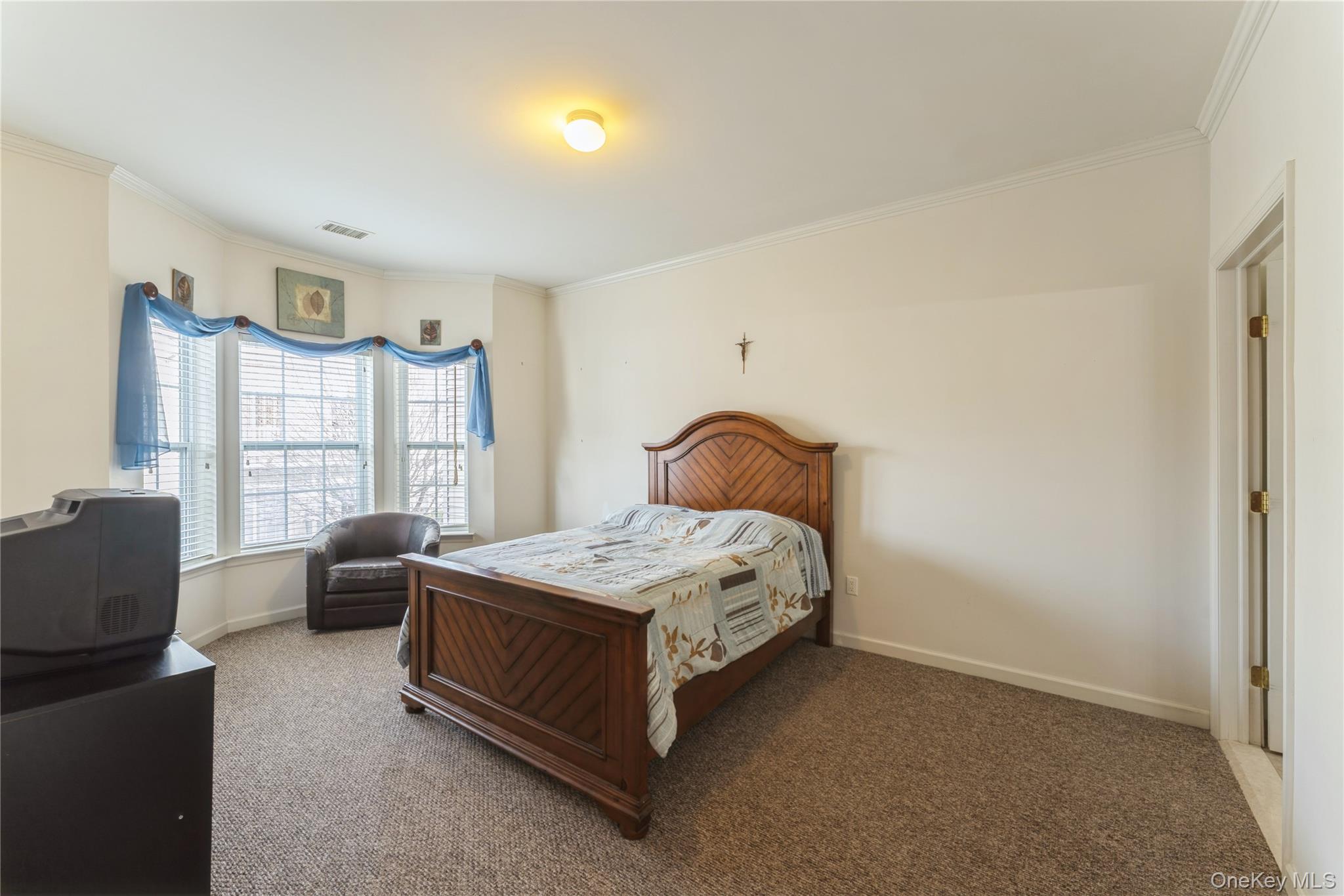 #8 photo, 357 Spring Drive, नासाउ काउंटी East Meadow , NY 11554