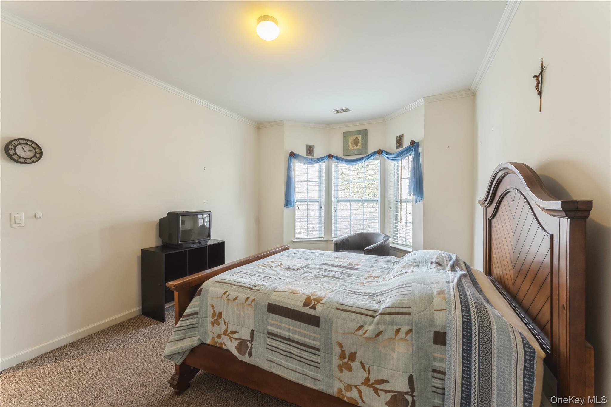 #9 photo, 357 Spring Drive, नासाउ काउंटी East Meadow , NY 11554