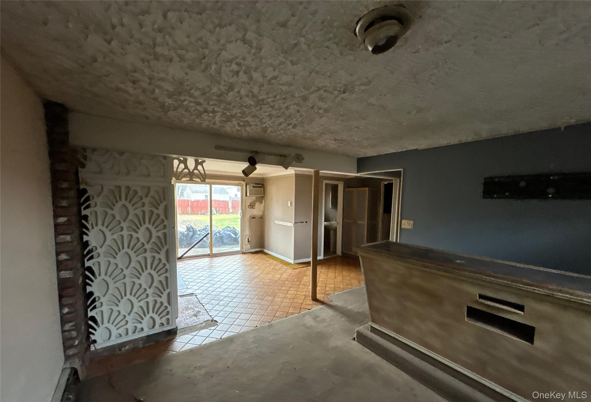 #9 photo, 461 Skidmore Road, Deer Park , NY 11729