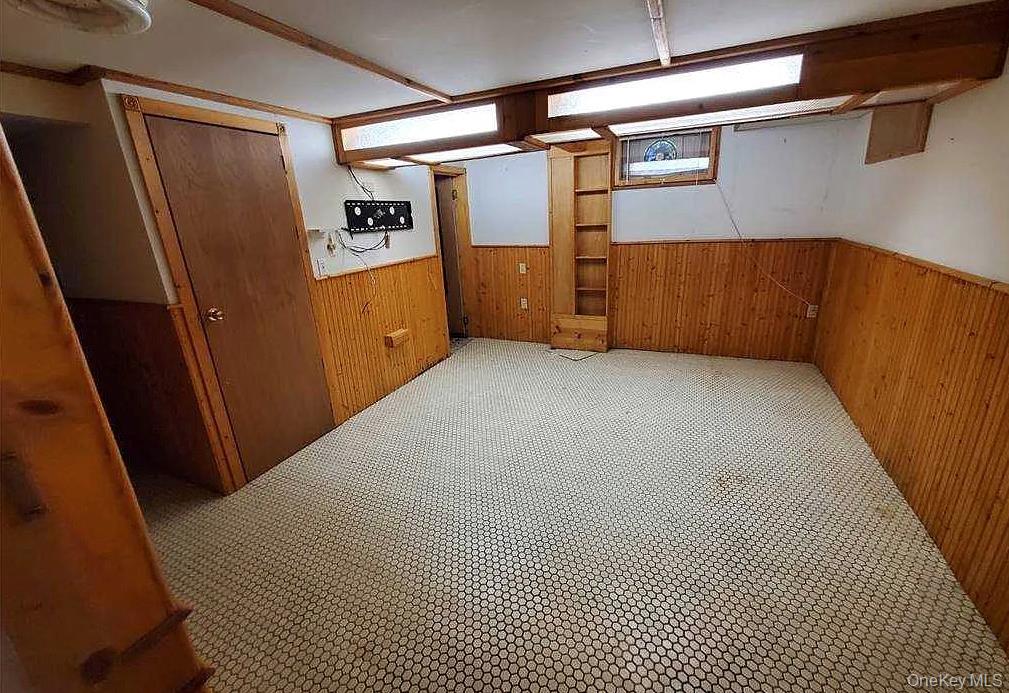 #2 photo, 1661 Prospect Avenue, East Meadow , NY 11554