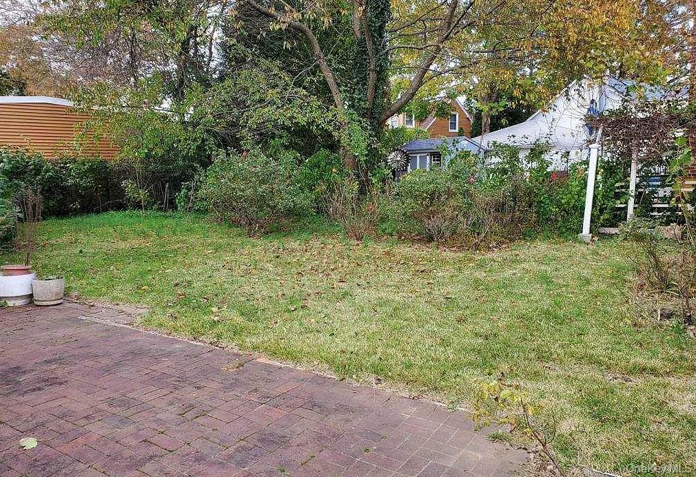 #3 photo, 1661 Prospect Avenue, East Meadow , NY 11554