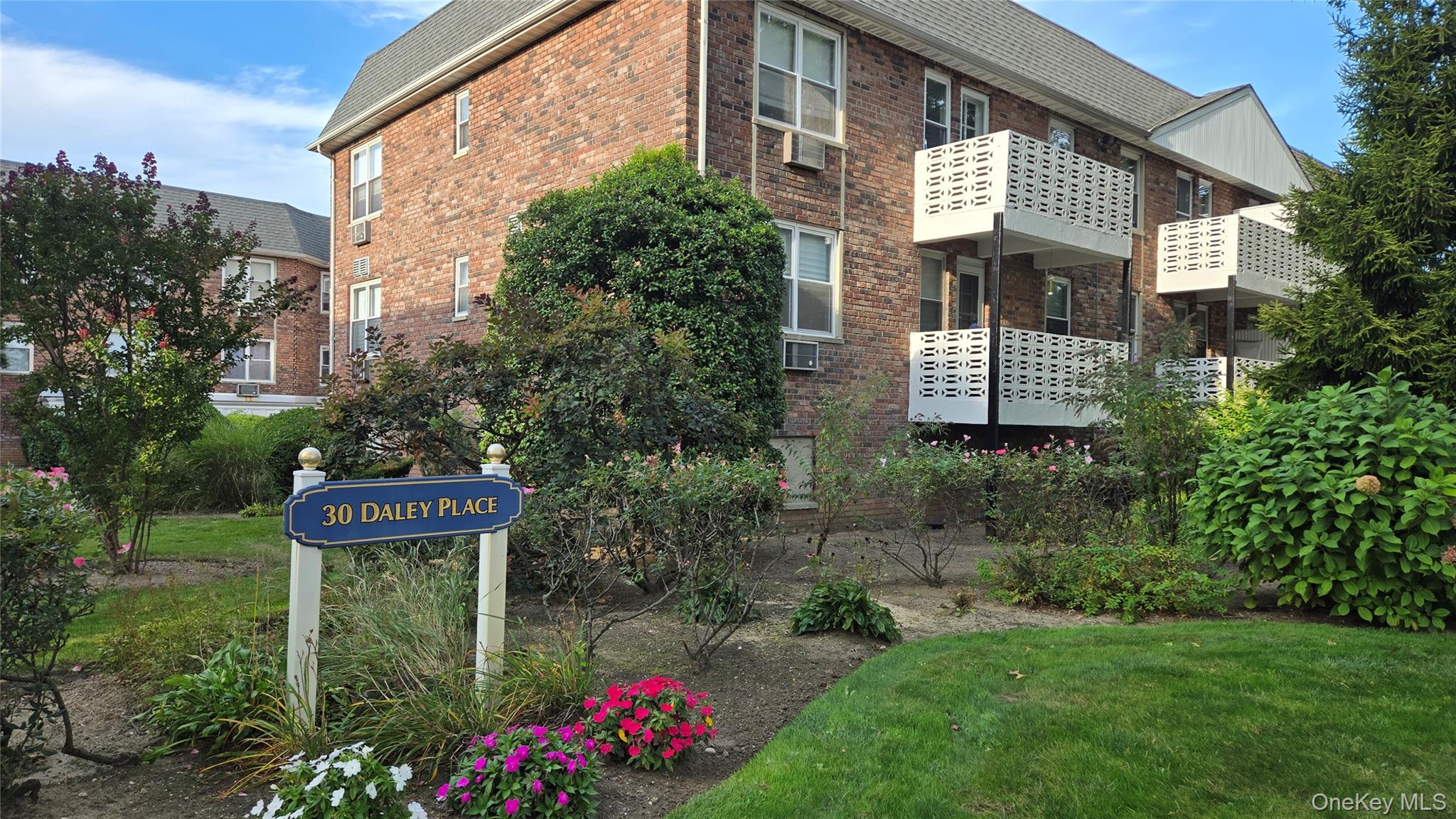 #1 photo, 30 Daley Place, Lynbrook , NY 11563