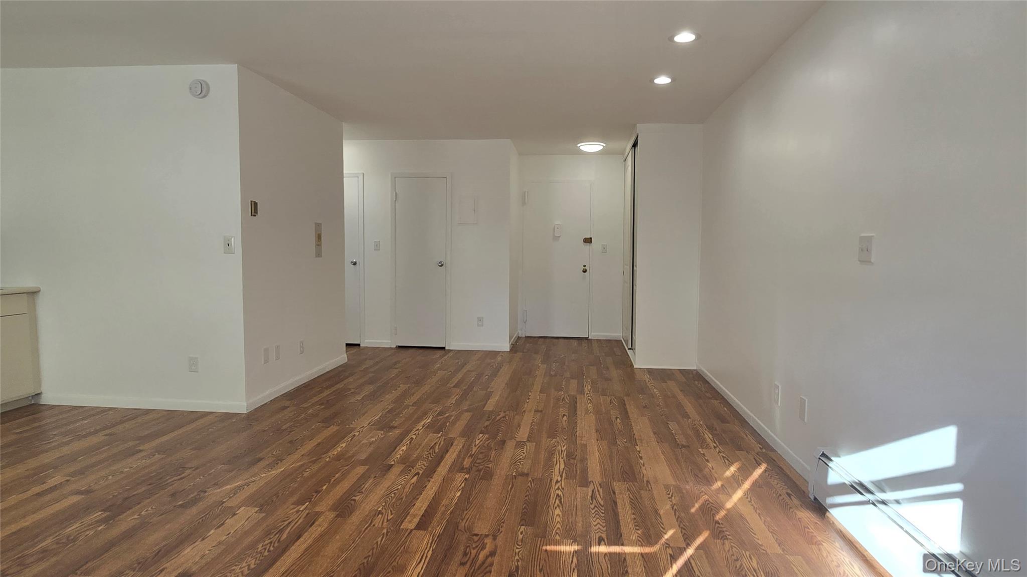 #10 photo, 30 Daley Place, Lynbrook , NY 11563