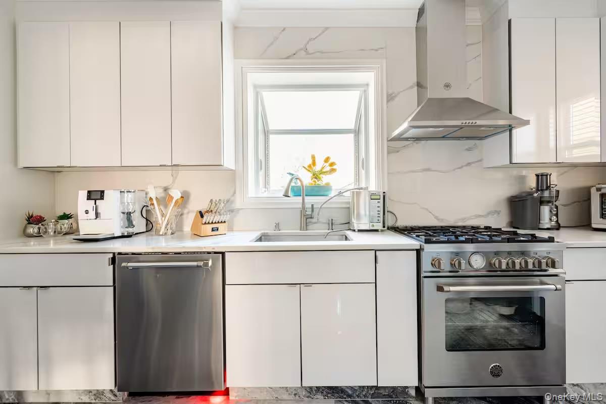 #8 photo, 151-05 20th Road 20th, Whitestone , NY 11357