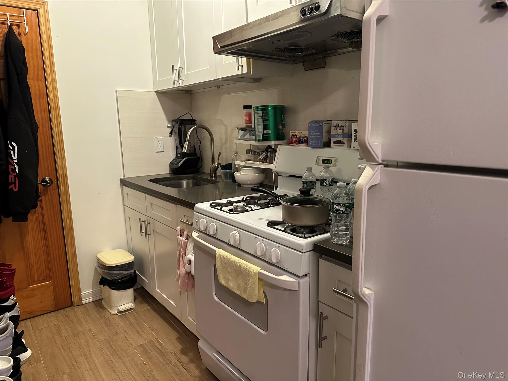 #8 photo, 199-05 32nd Avenue, 法拉盛 Flushing , NY 11358