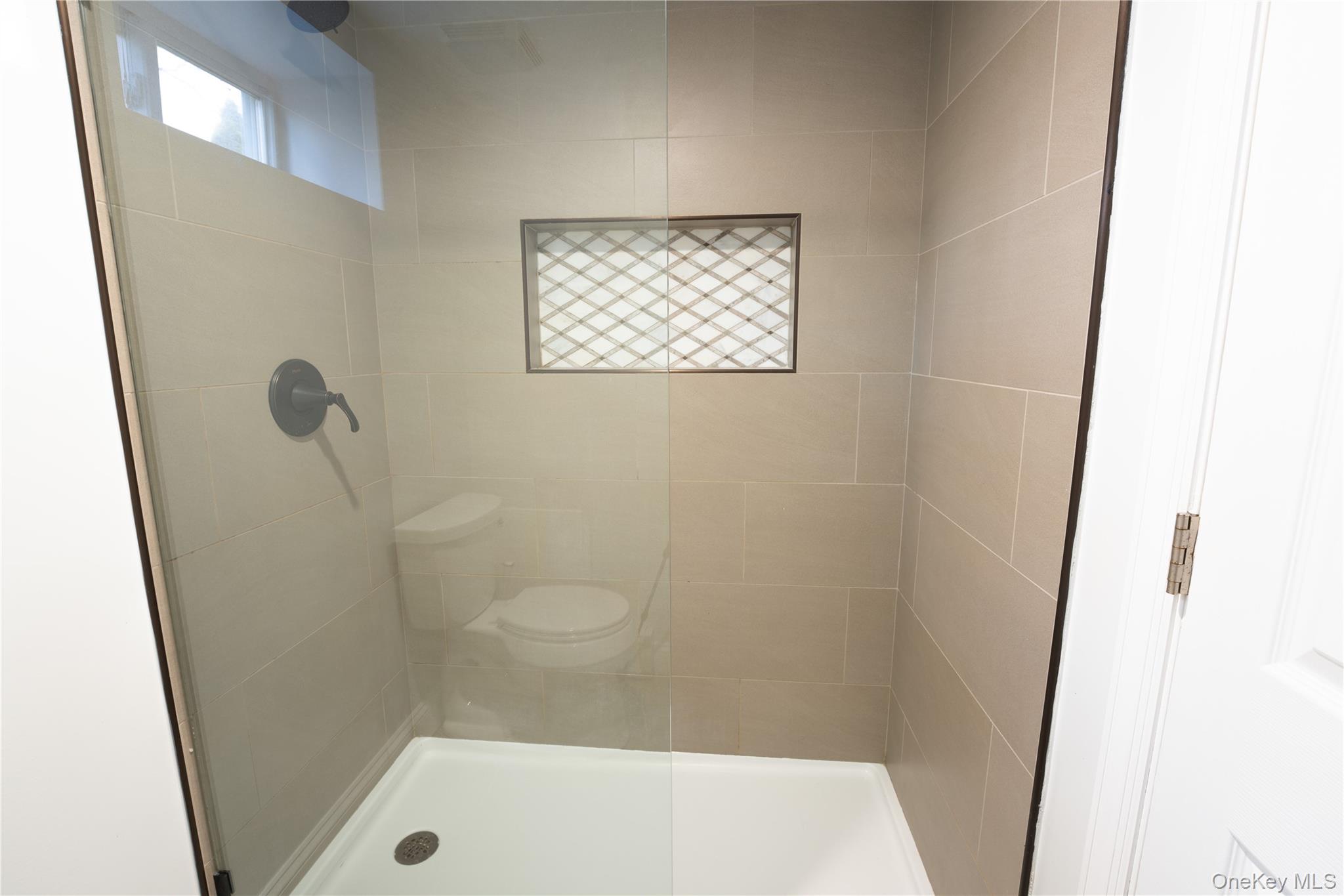 #14 photo, 275 Longvue Terrace, Yonkers , NY 10710