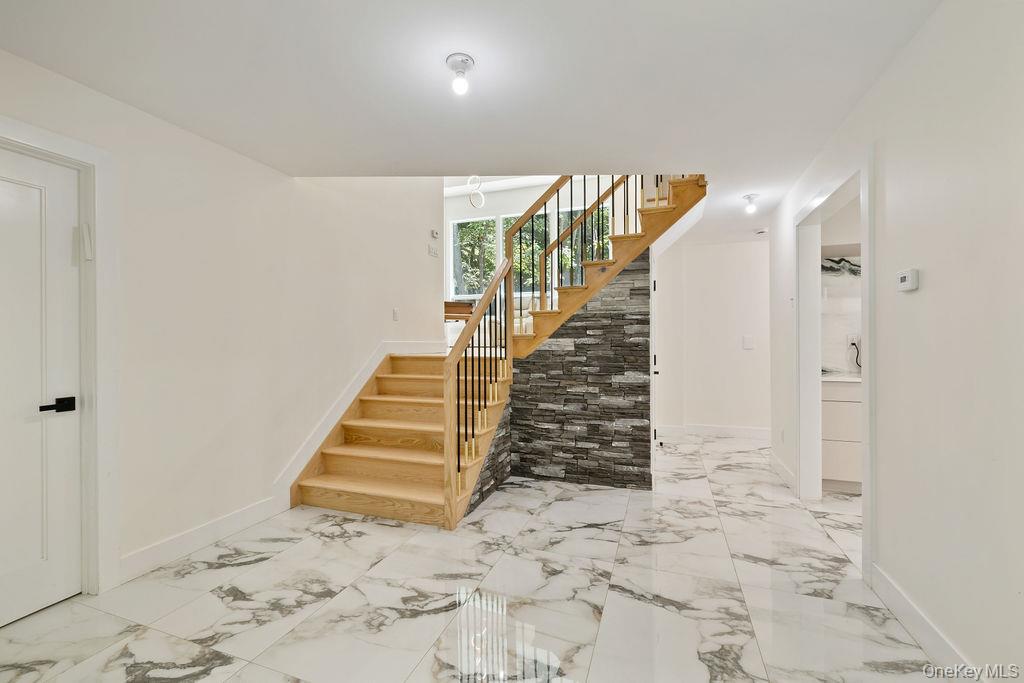 #14 photo, 9 Wendover Lane, Suffern , NY 10901