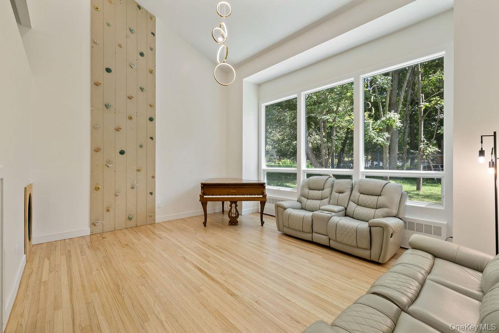 #16 photo, 9 Wendover Lane, Suffern , NY 10901