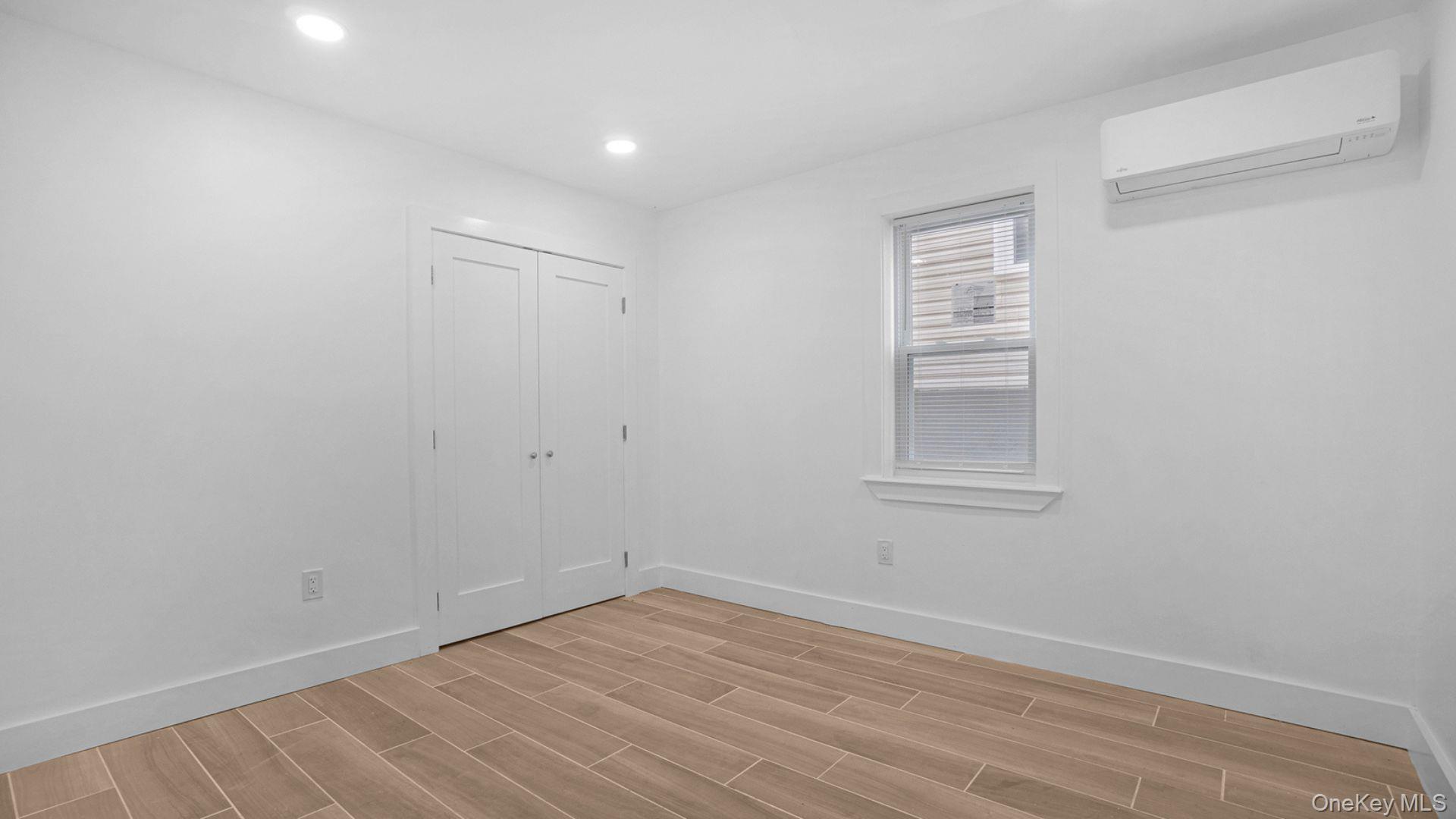 #15 photo, 3968 Duryea Avenue, Bronx , NY 10466