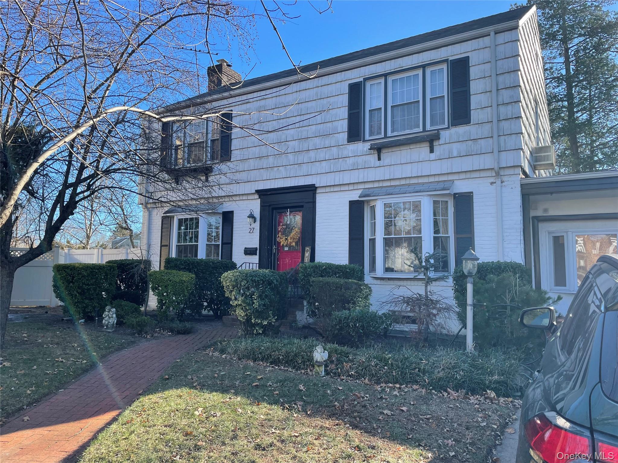 #1 photo, 27 Birch Lane, Нассау ‖ Valley Stream , NY 11581