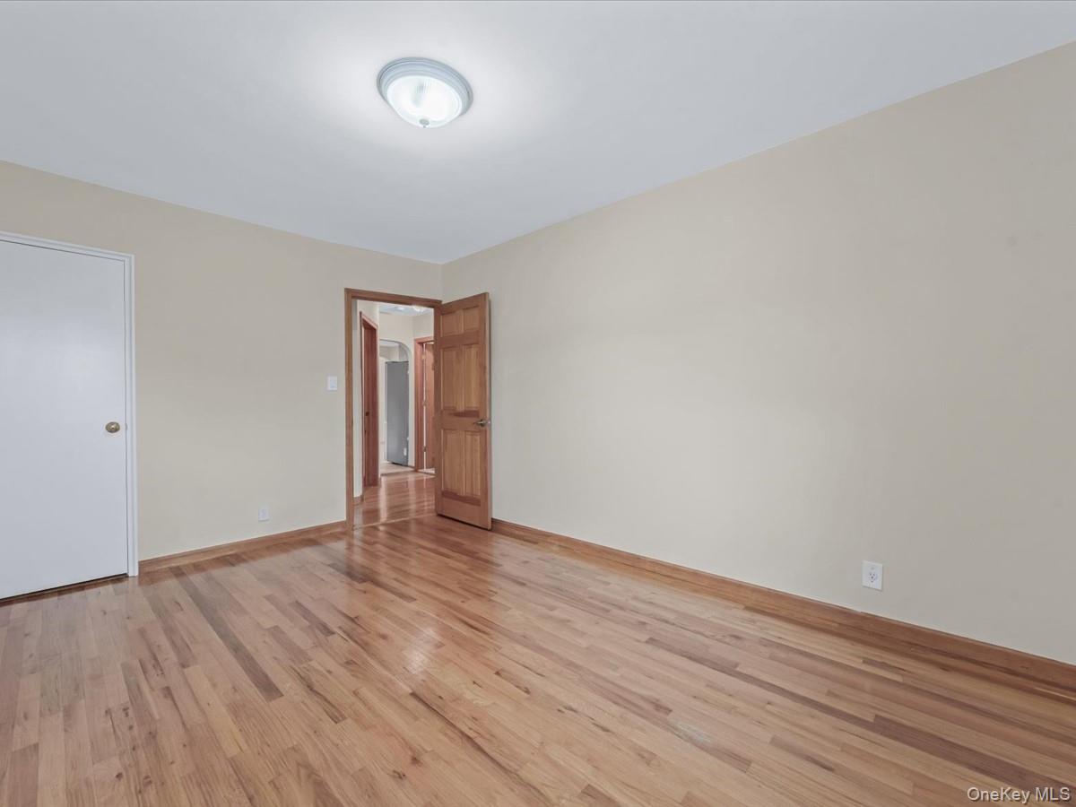 #19 photo, 58-52 208th Street, Bayside , NY 11364