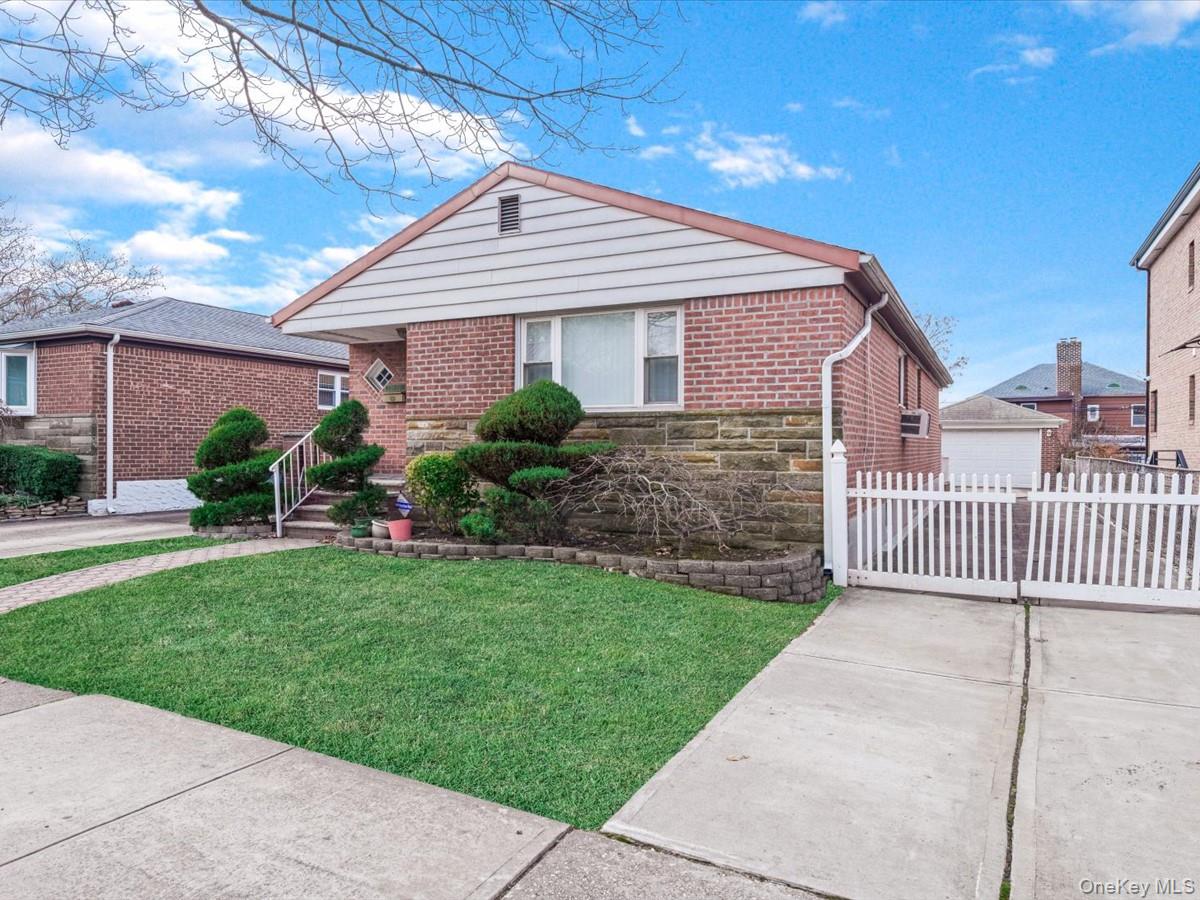 #2 photo, 58-52 208th Street, Bayside , NY 11364