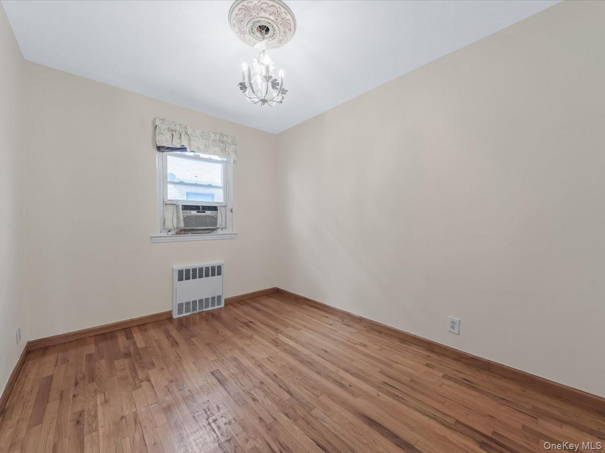 #20 photo, 58-52 208th Street, Bayside , NY 11364