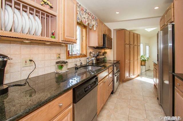 #7 photo, 204 Margaret Boulevard, Merrick , NY 11566