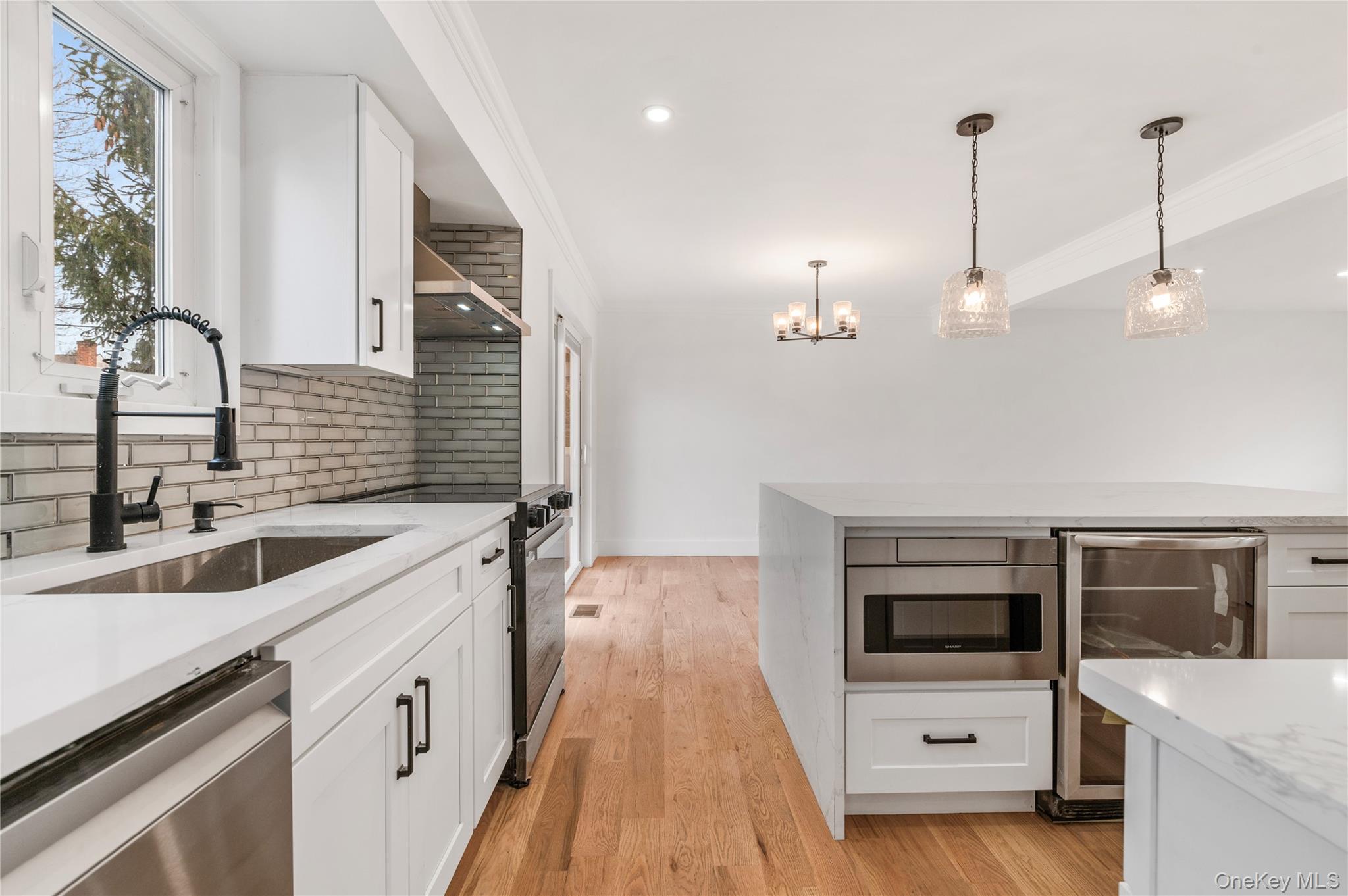 #10 photo, 19 Hicks Avenue, Syosset , NY 11791