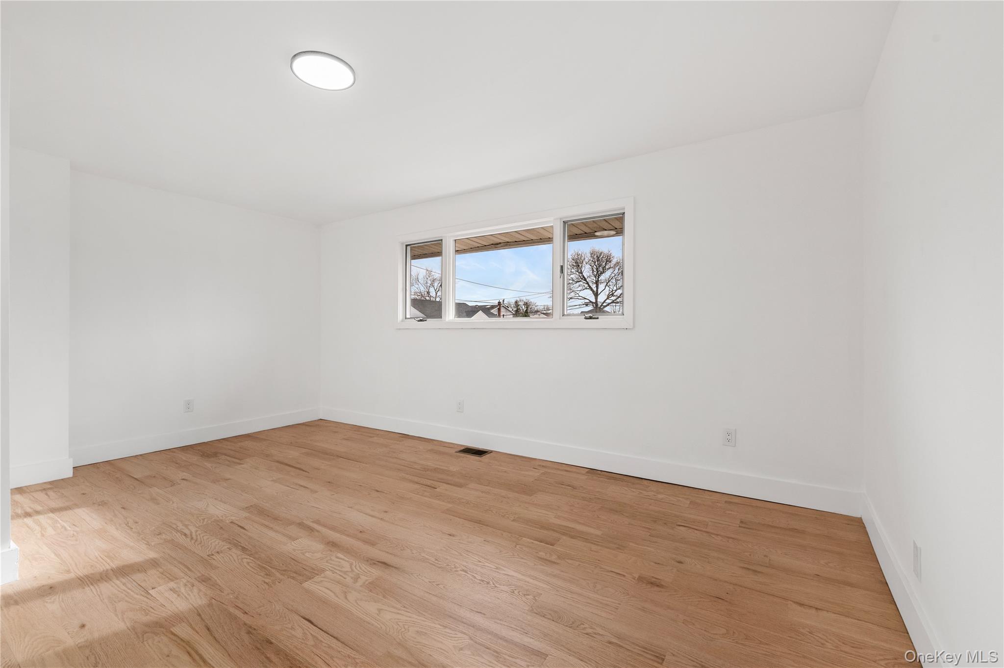 #14 photo, 19 Hicks Avenue, Syosset , NY 11791