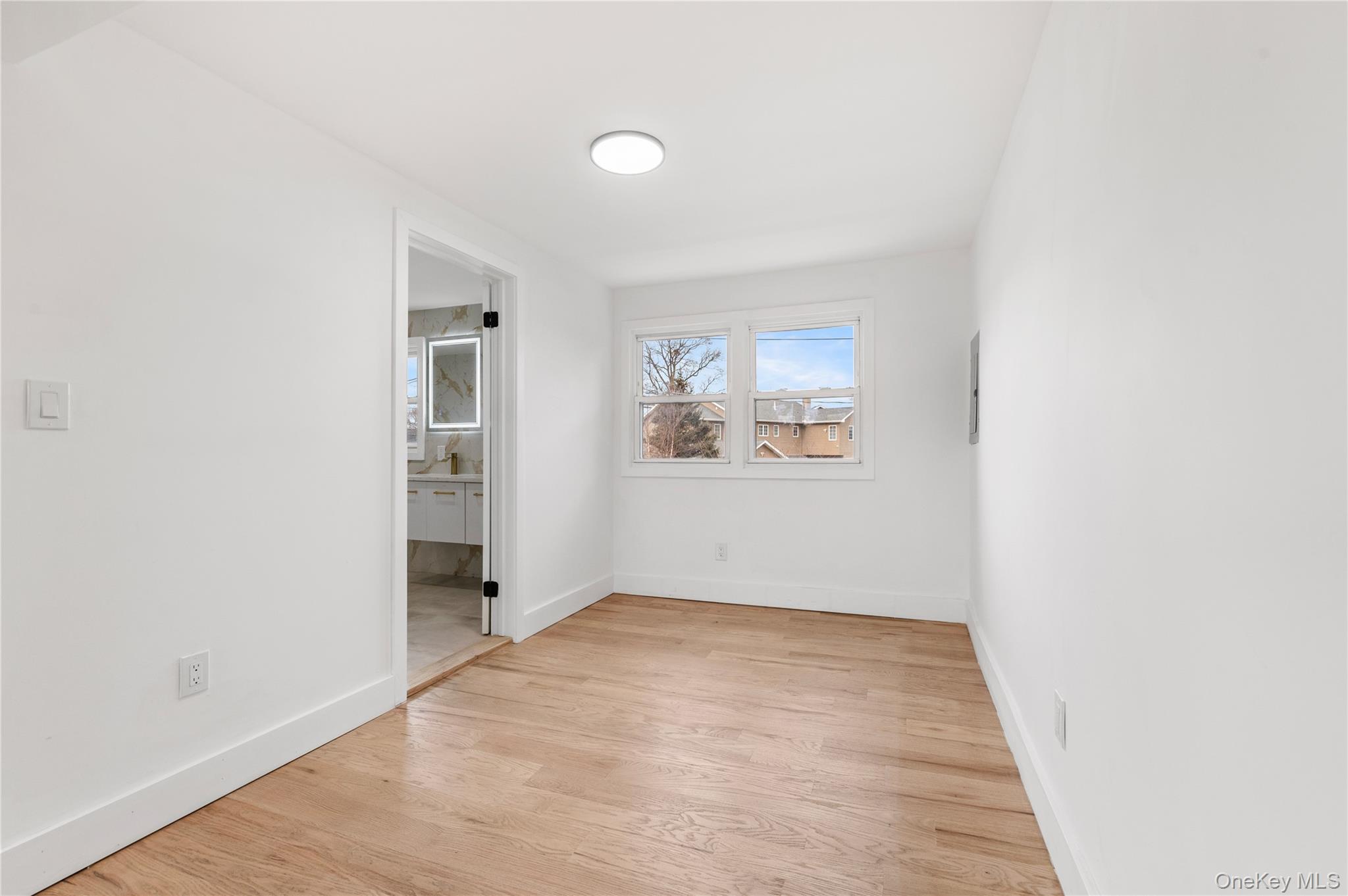 #18 photo, 19 Hicks Avenue, Syosset , NY 11791