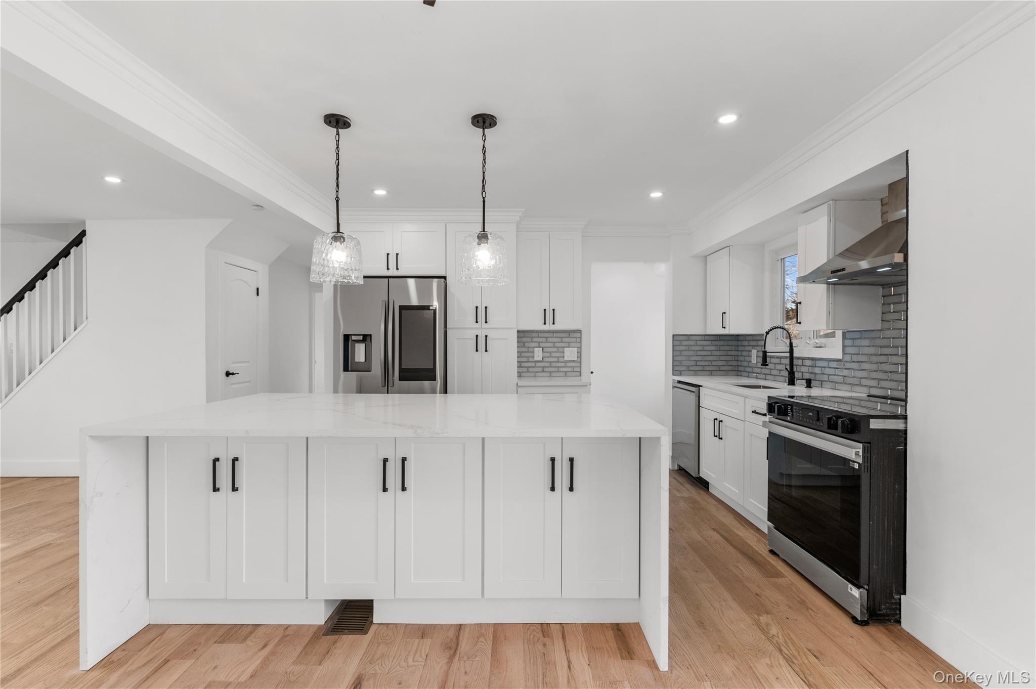 #7 photo, 19 Hicks Avenue, Syosset , NY 11791