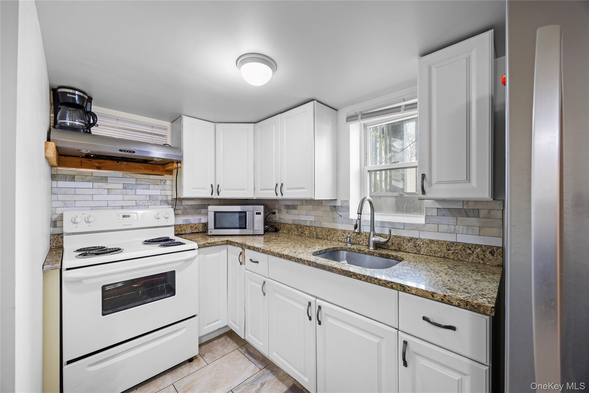 #5 photo, 50 S 30th Street, Babylon , NY 11798