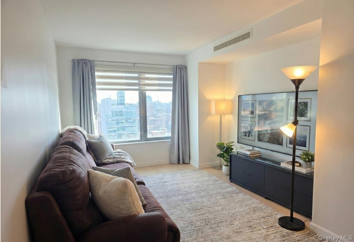 #8 photo, 138-35 39th Avenue, Flushing , NY 11354