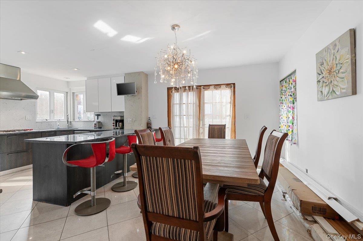 #5 photo, 82-06 166 street, Hillcrest (Queens) , NY 11432