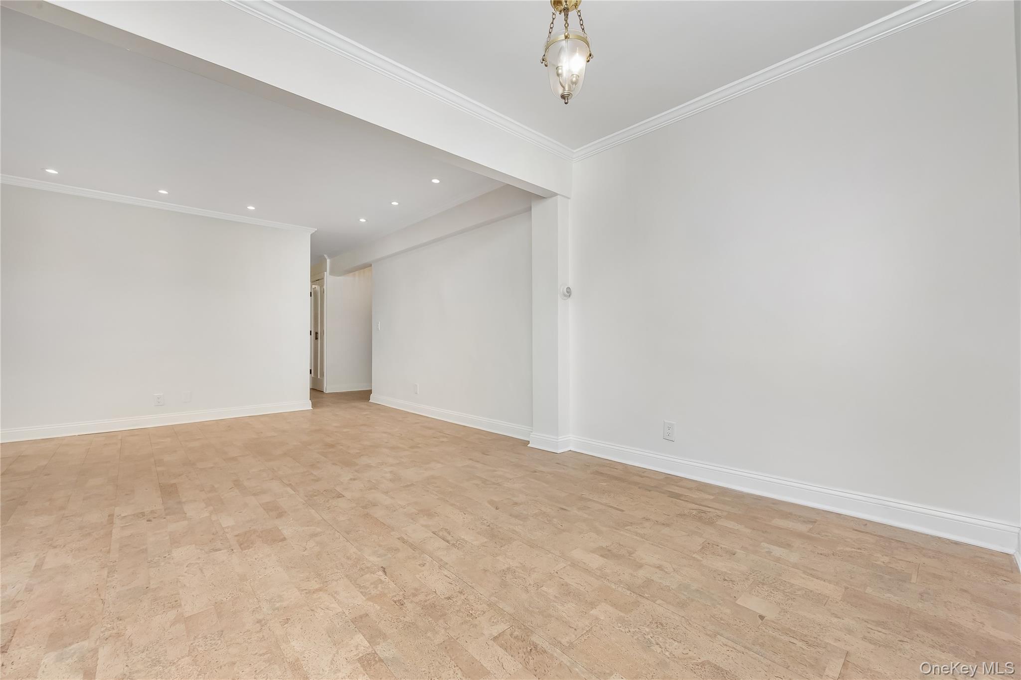 #6 photo, 42-30 Douglaston Parkway, Douglaston , NY 11363