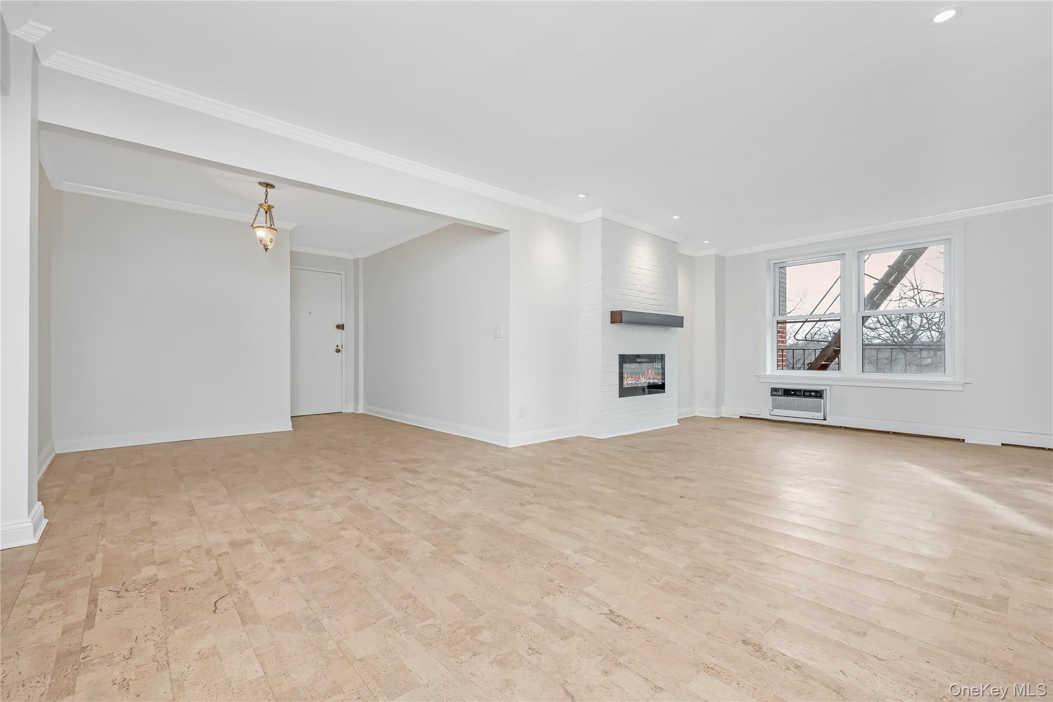 #9 photo, 42-30 Douglaston Parkway, Douglaston , NY 11363