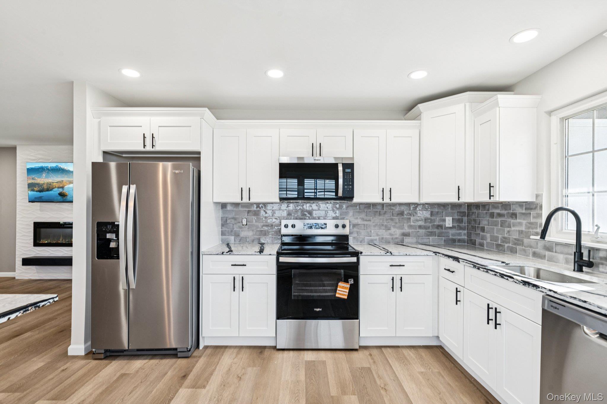 #13 photo, 195 Canterbury Drive, সাফোক কাউন্টি Ridge , NY 11961