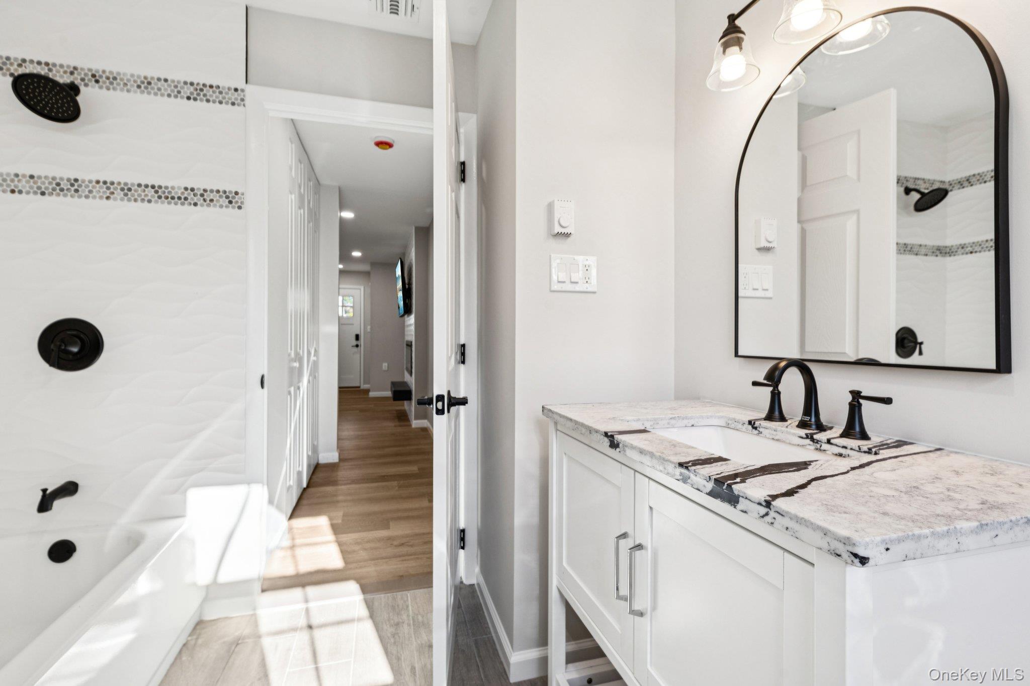 #16 photo, 195 Canterbury Drive, সাফোক কাউন্টি Ridge , NY 11961