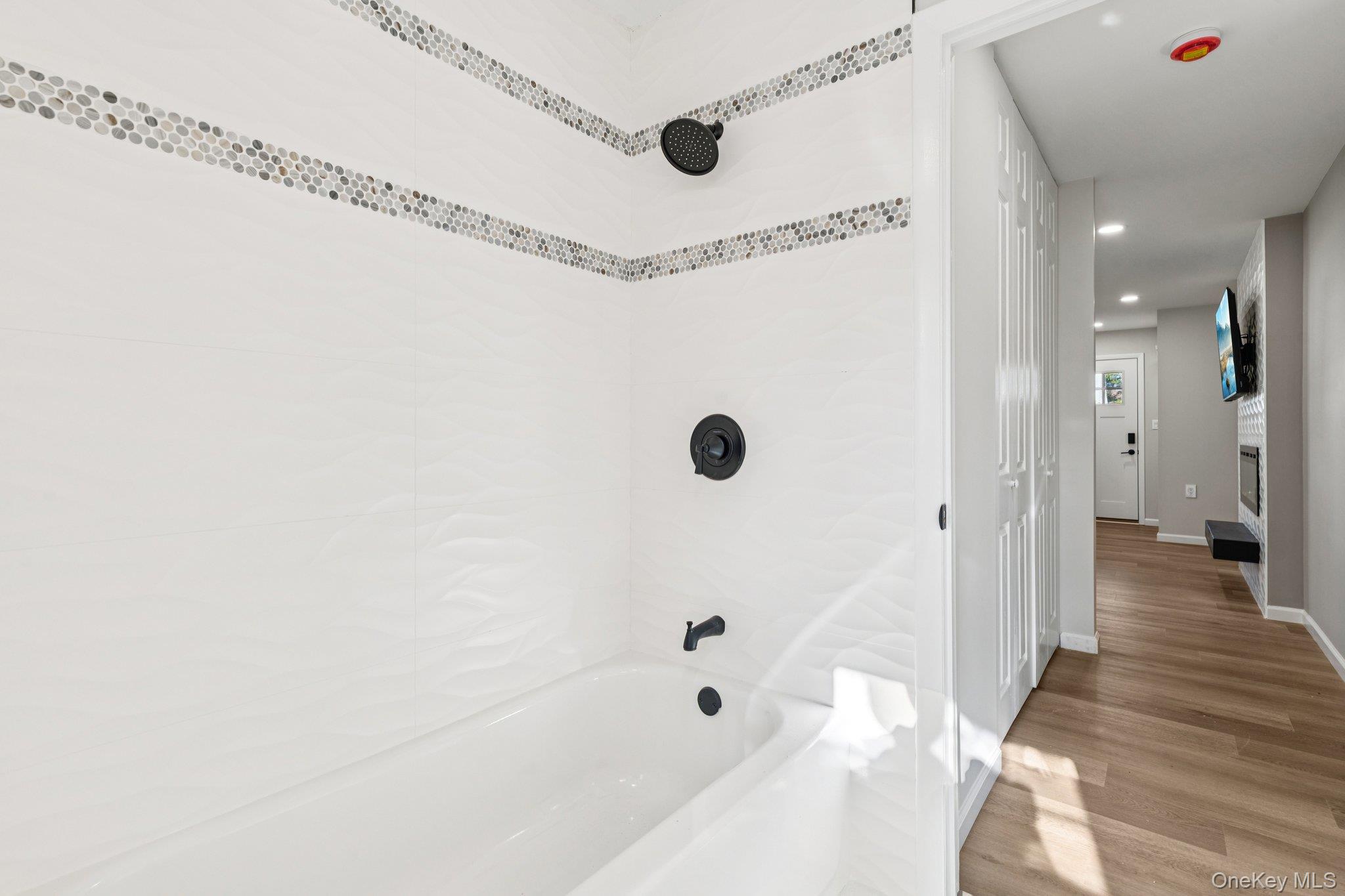 #17 photo, 195 Canterbury Drive, সাফোক কাউন্টি Ridge , NY 11961